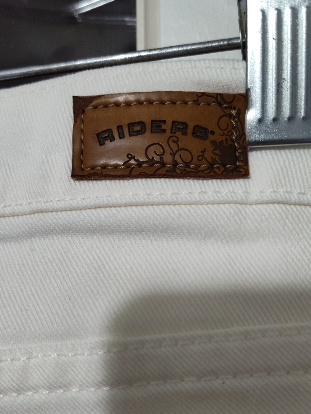 Lee Riders White Boot Cut Jeans, 5-Pocket Styling, Size 12M - Picture 4 of 10
